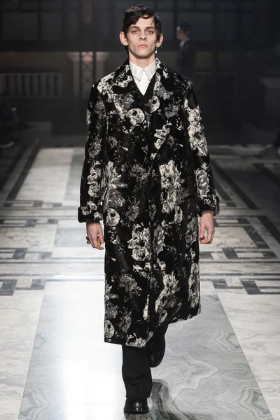 Look 5